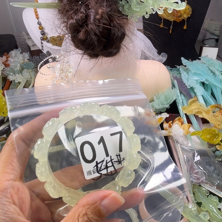 未镶嵌岫玉发饰瑕疵