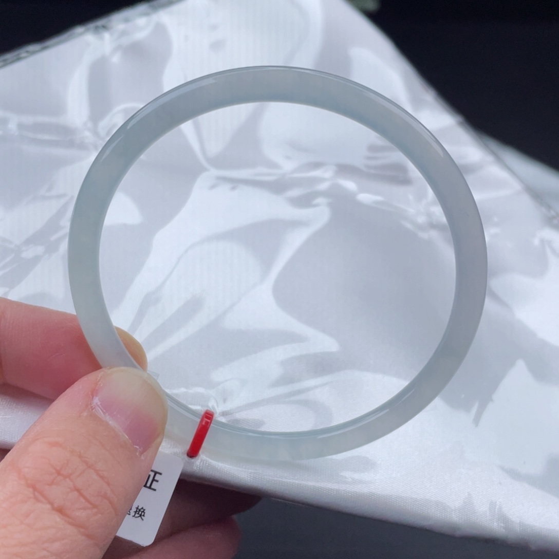 翡翠手镯未镶嵌57圈口