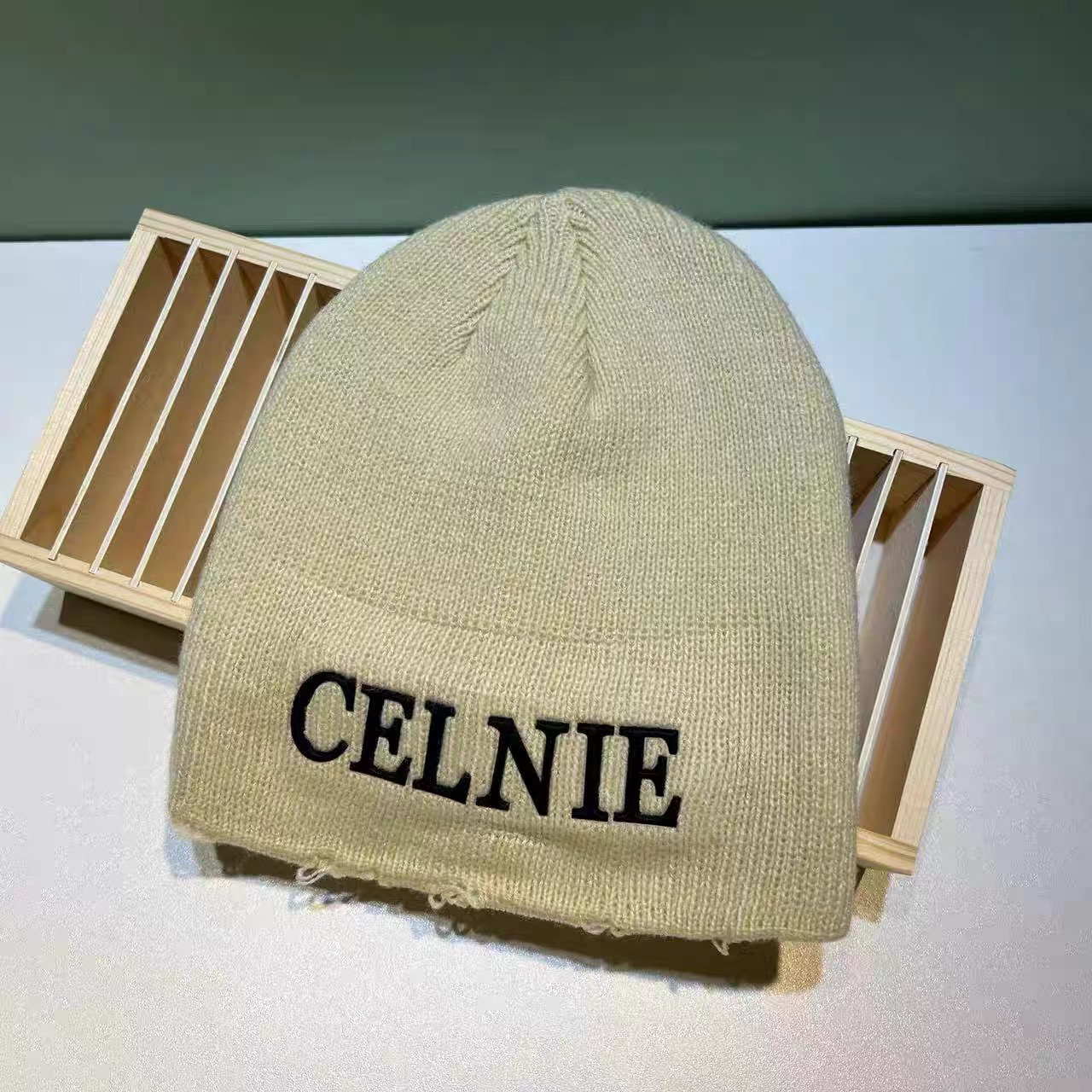 秋冬时尚字母刺绣针织帽保暖护耳毛线帽潮流女冷帽户外百搭