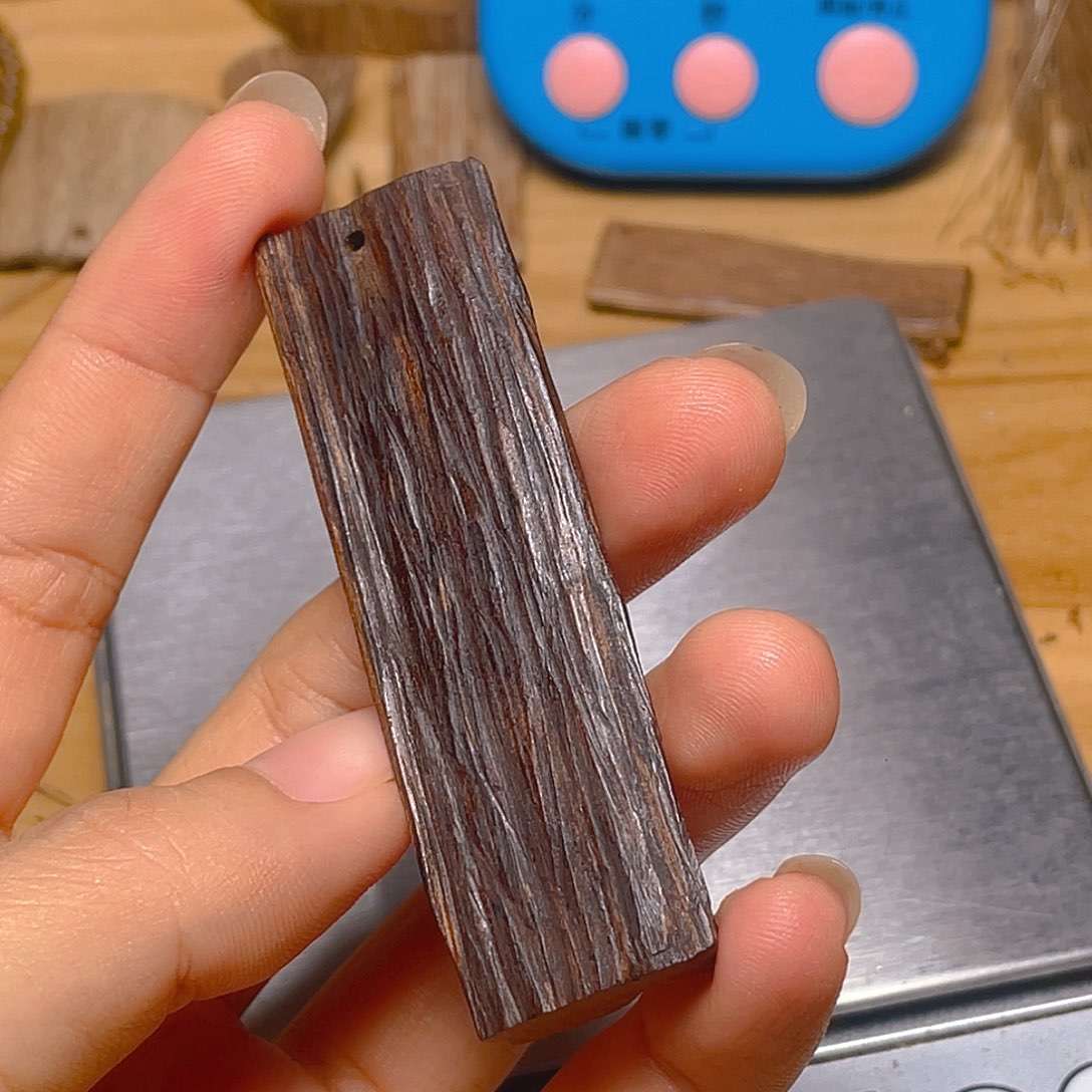 王***琦沉香达拉干牌7.3克