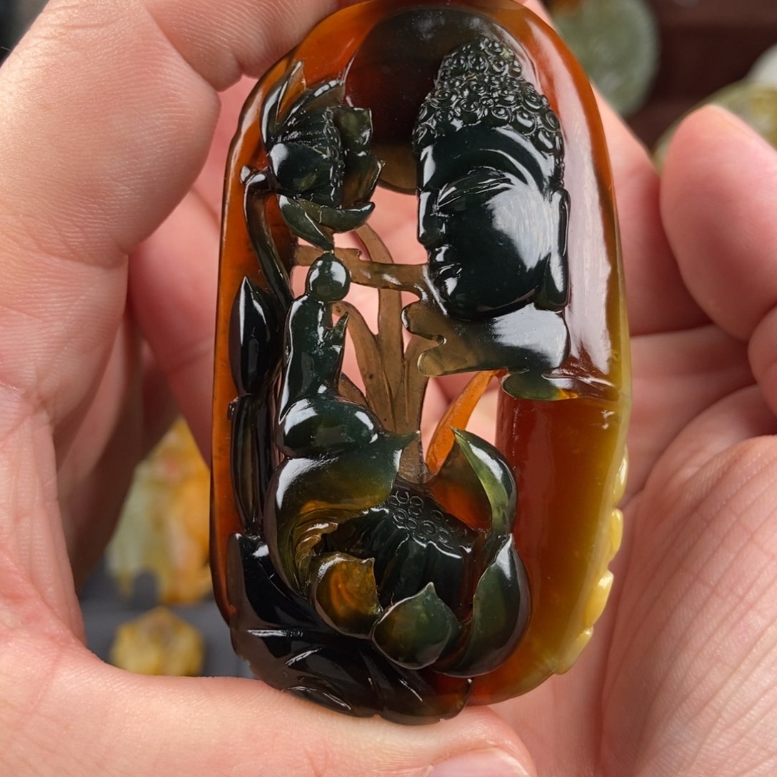 蛇纹石玉挂件未镶嵌