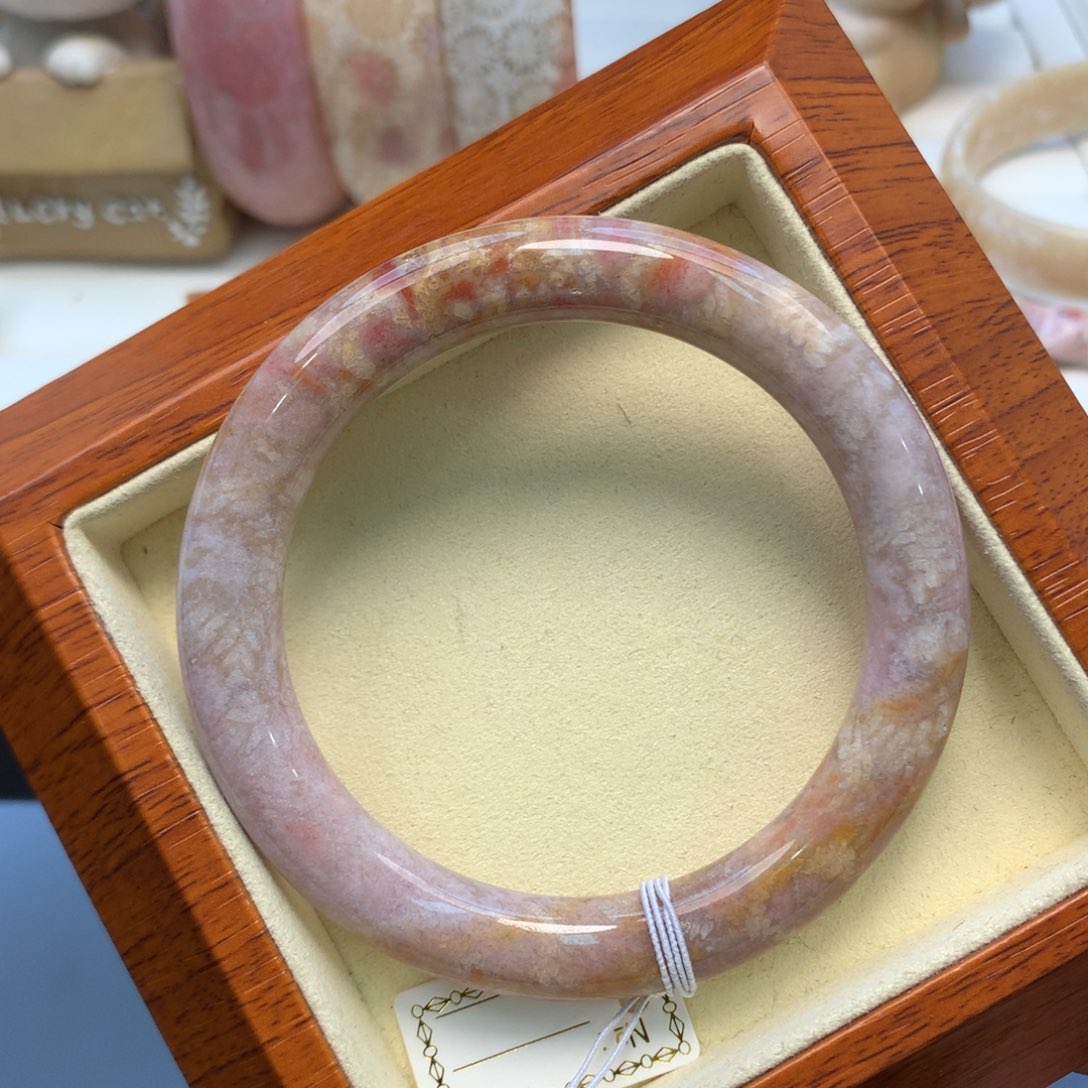 硅化珊瑚（珊瑚玉）手镯未镶嵌56.9口微骨骼