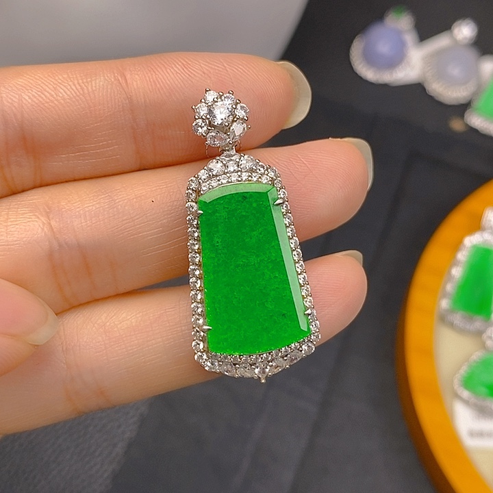 颈饰银S925镶嵌翡翠