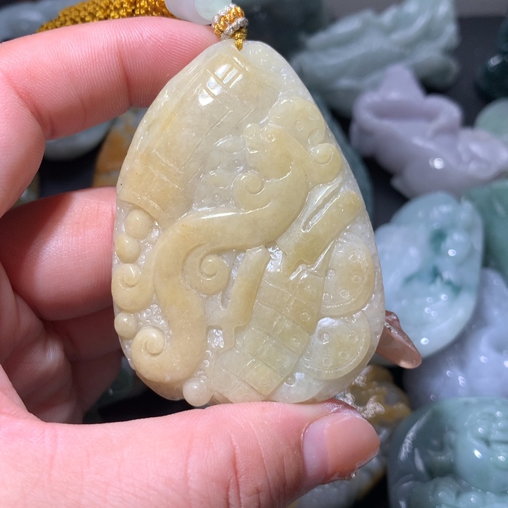翡翠未镶嵌颈饰保真天然A货翡翠