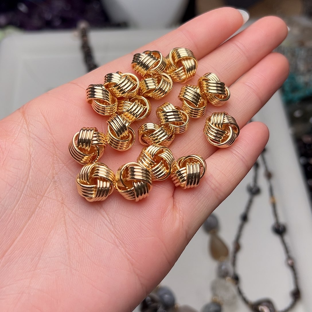 玛瑙/玉髓合金珠宝半成品N135。金色麻花配件三个