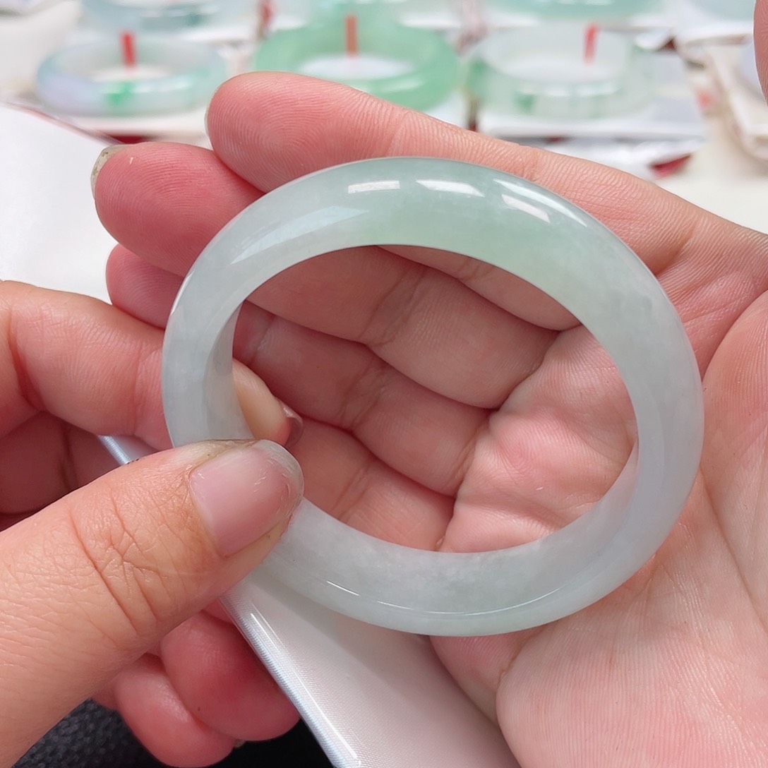 翡翠未镶嵌手镯缅甸翡翠手镯54圈