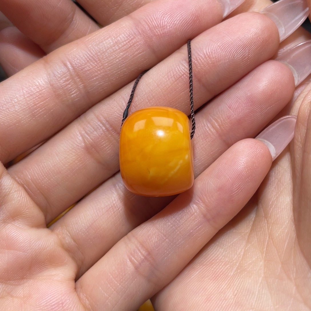 【闪购商品】琥珀裸石未镶嵌马蹄