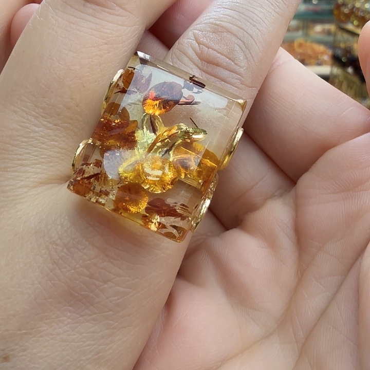 琥珀未镶嵌珠宝奇石