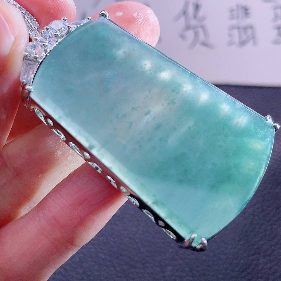 翡翠颈饰未镶嵌9999999999