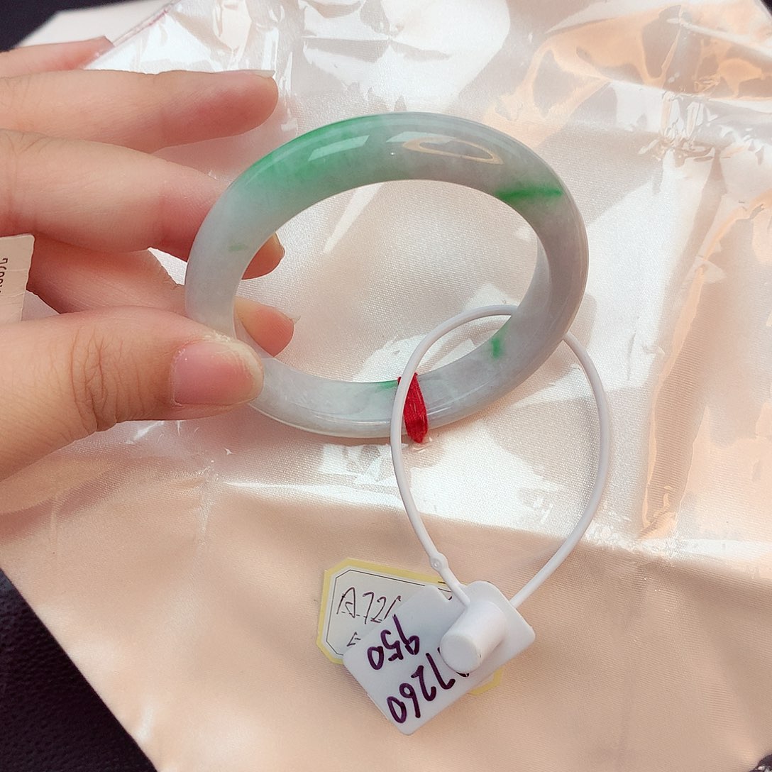 翡翠手镯未镶嵌天然缅甸翡翠A货