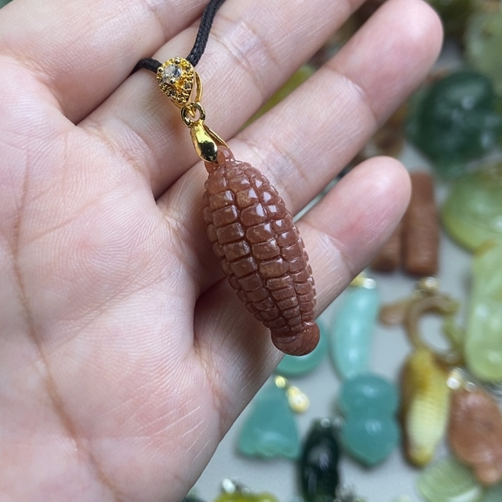 蛇纹石玉挂件未镶嵌