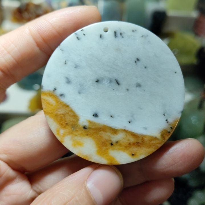 岫玉未镶嵌挂坠款式