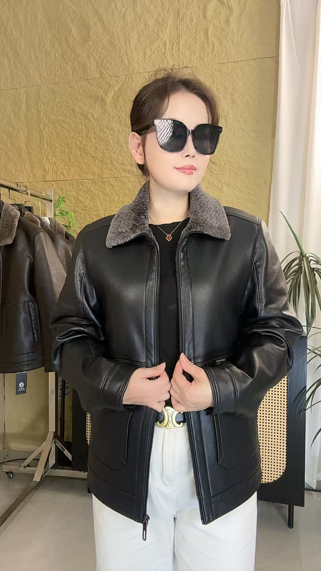 【薇尚】2025年冬季新款商务休闲标准加绒加厚翻领时尚保暖皮衣外套