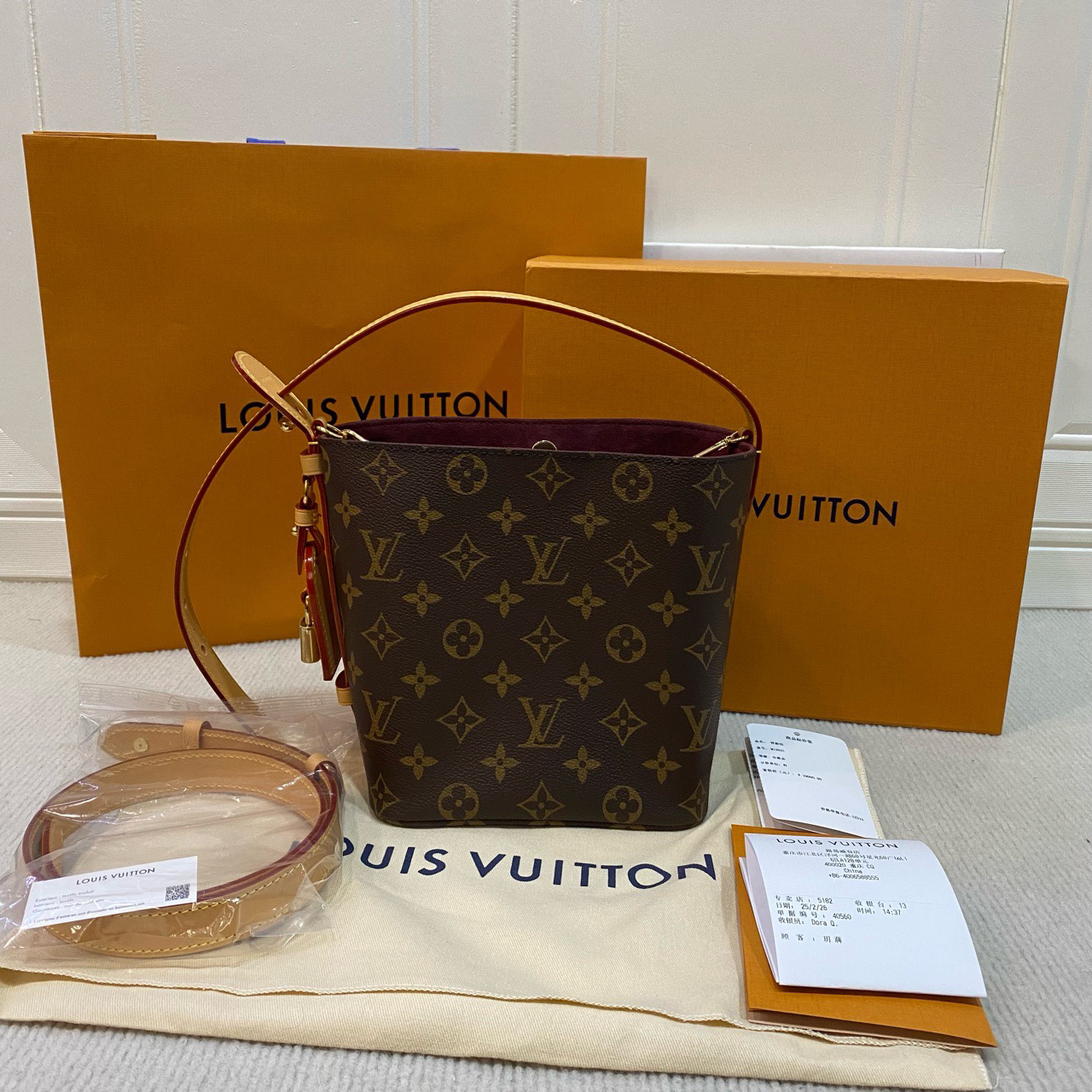 全新未使用 LouisVuitton/路易威登 老花All in水桶BB手提斜挎包