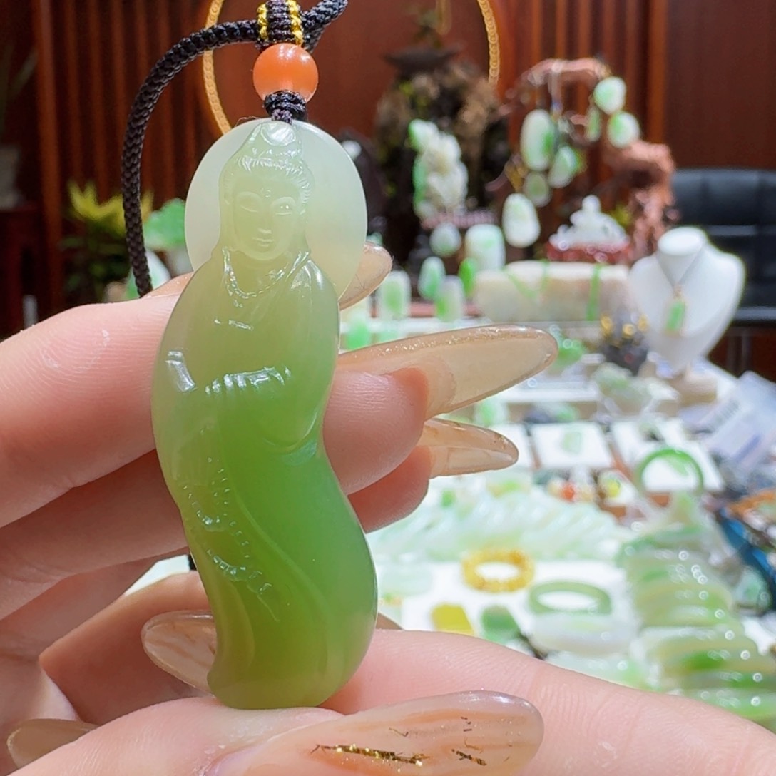 和田玉翠青冰底观音未镶嵌