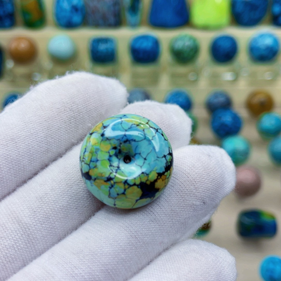 未镶嵌绿松石颈饰