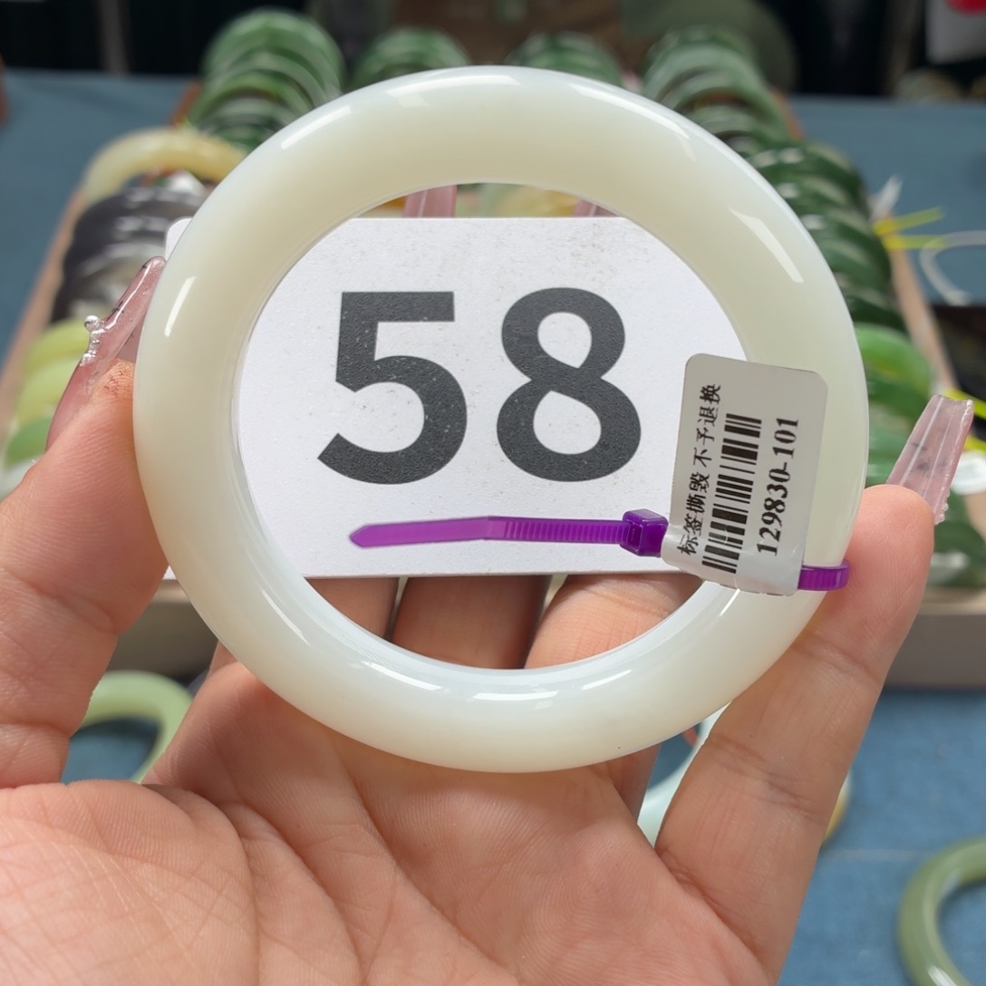 敌***者和田玉未镶嵌手镯