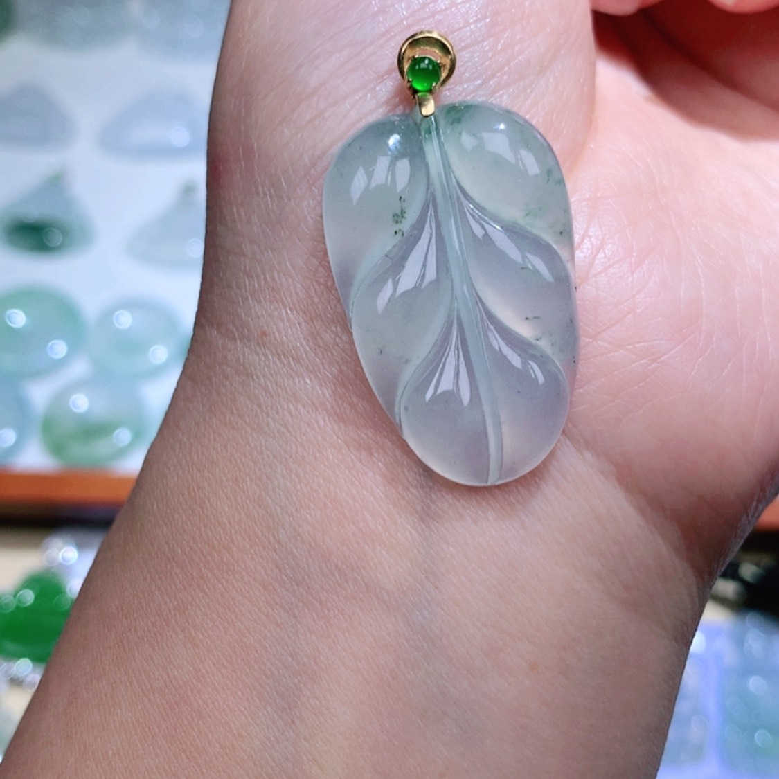 【闪购商品】翡翠颈饰18K金镶嵌叶子