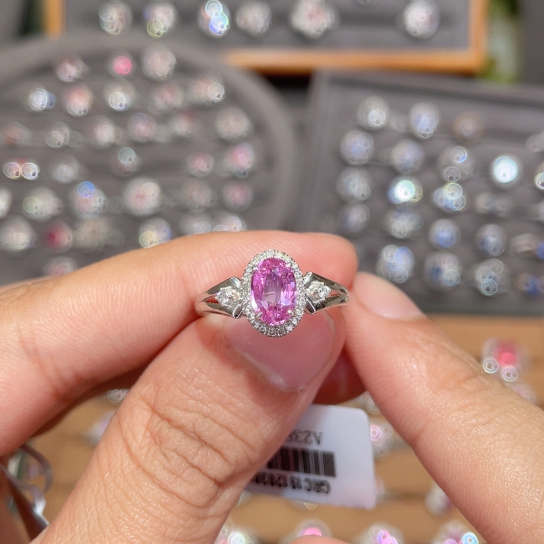 彩色蓝宝石戒指18K金镶嵌1.14ct 无烧粉