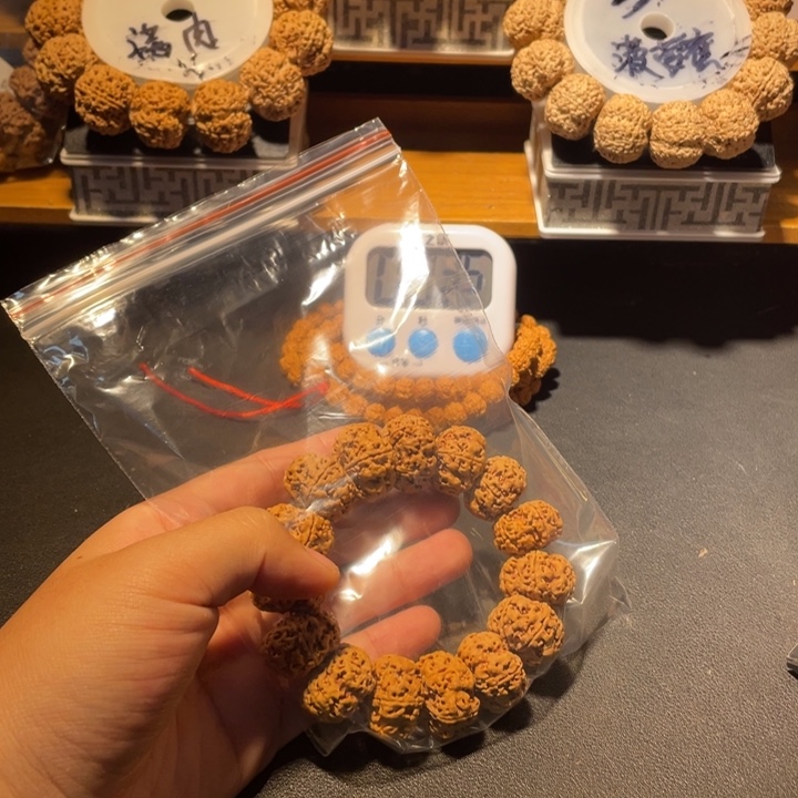 龙***长金刚菩提手串这个