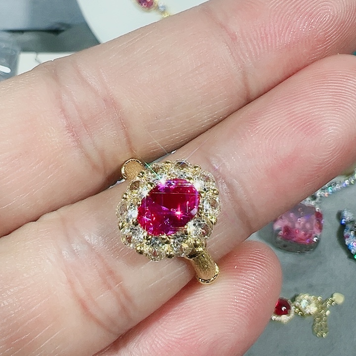 红宝石颈饰未镶嵌