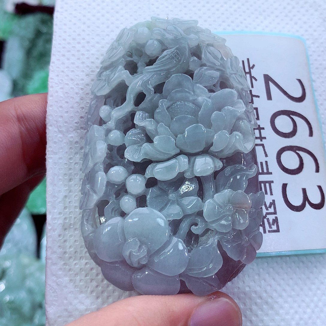 吊坠(不含链)未镶嵌翡翠