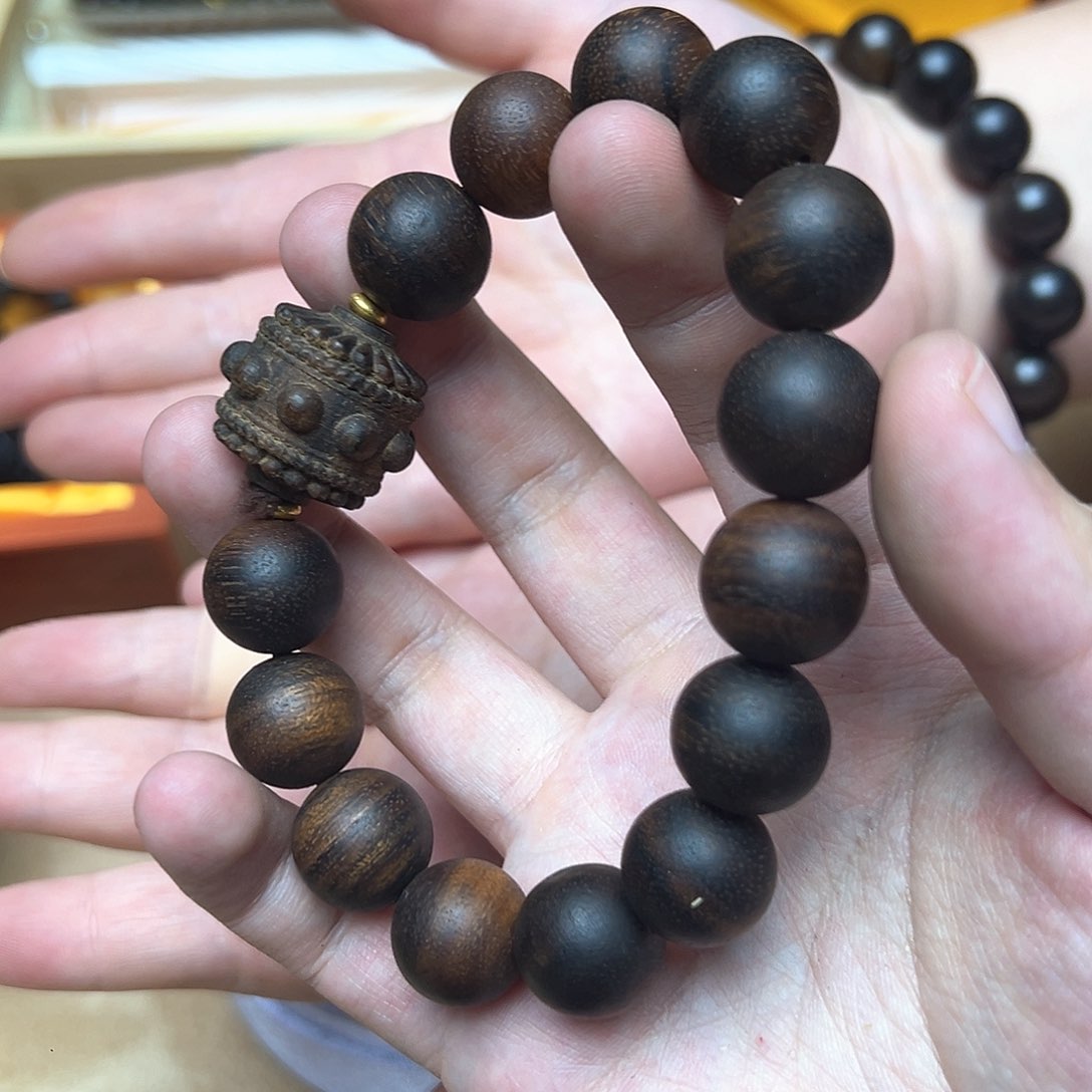 大叶紫檀（黑酸枝木类）