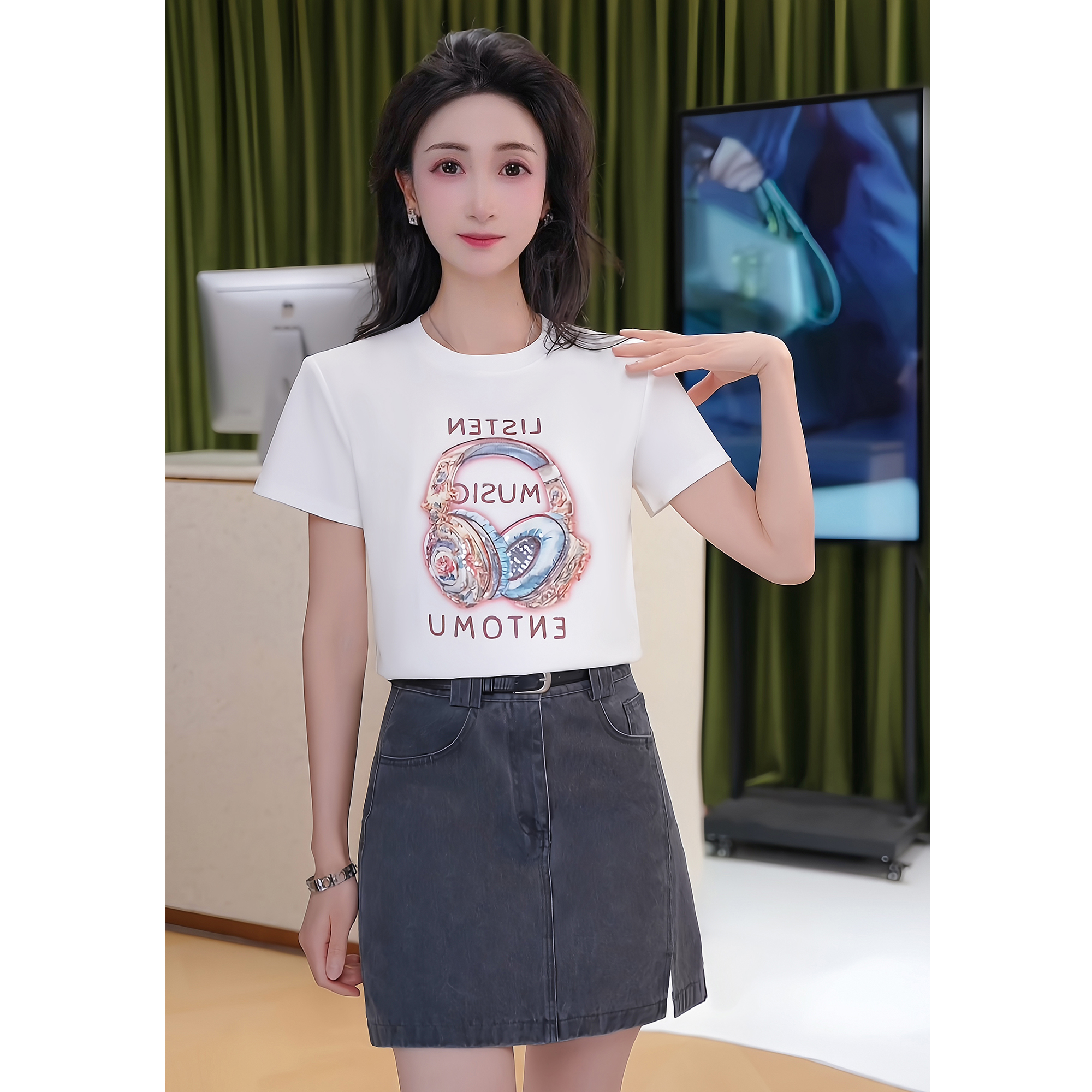 艾格2025春夏季新款显瘦时尚耳机休闲百搭减龄圆领修身女士T恤