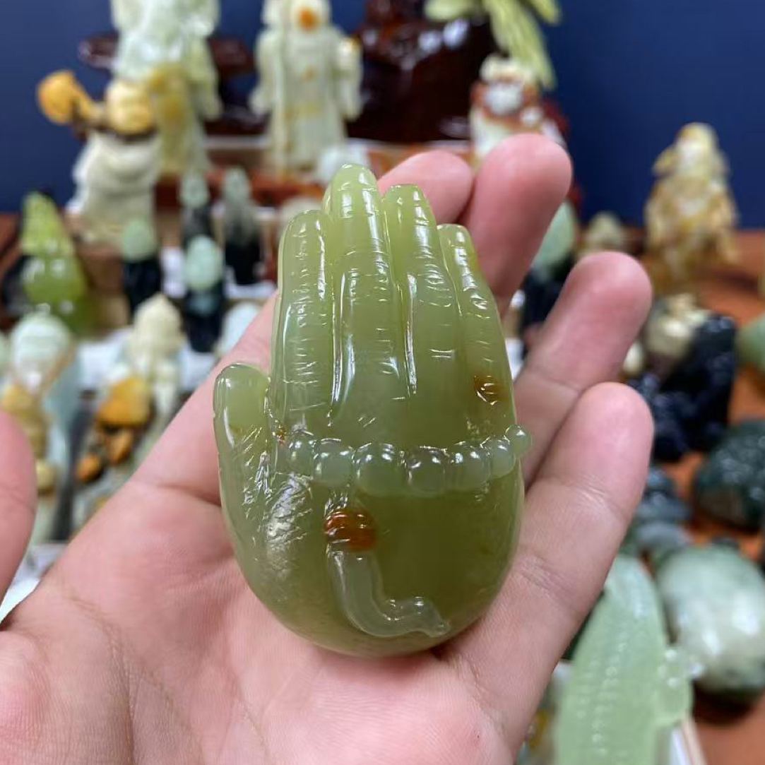 岫玉一念手把件，俏色巧雕，心想事成，精品好货.