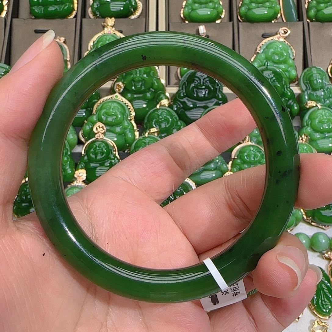 和田玉（碧玉）手镯未镶嵌