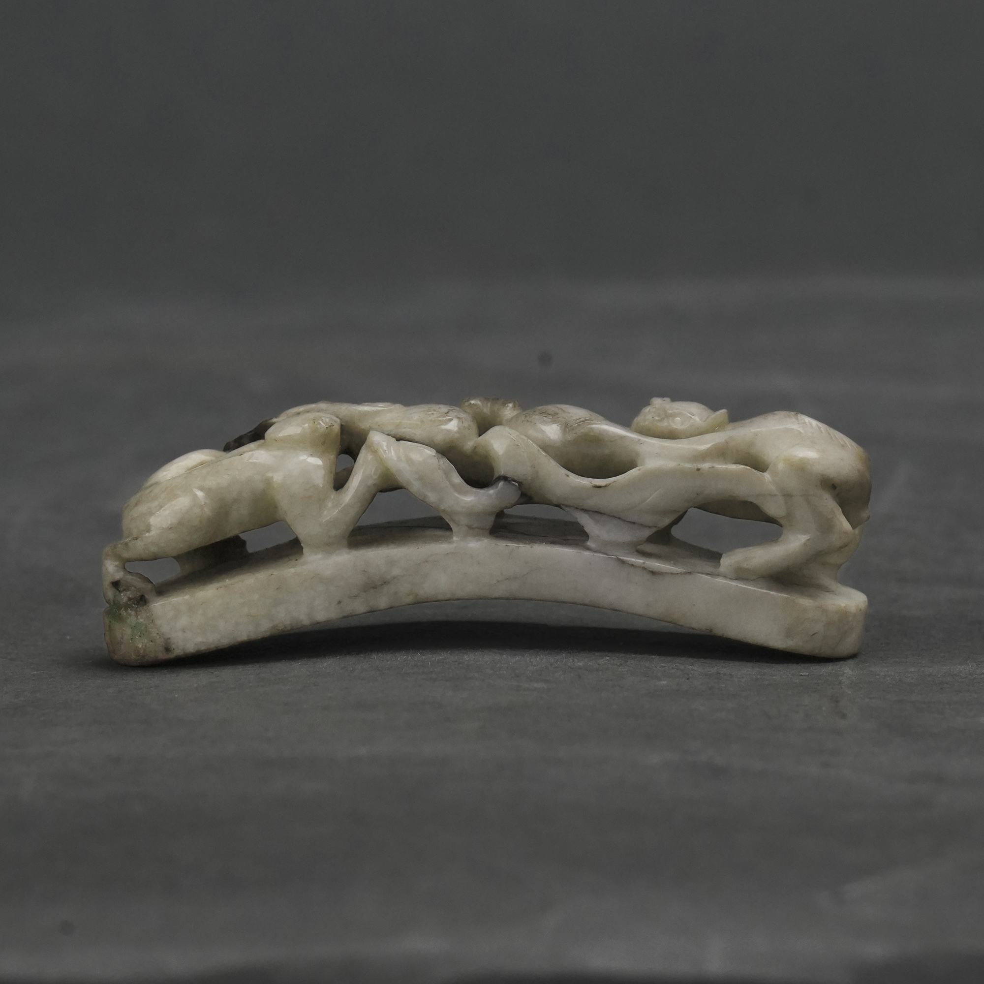 LOT 020830清代 猿猴献果玉嵌【古董拍卖】