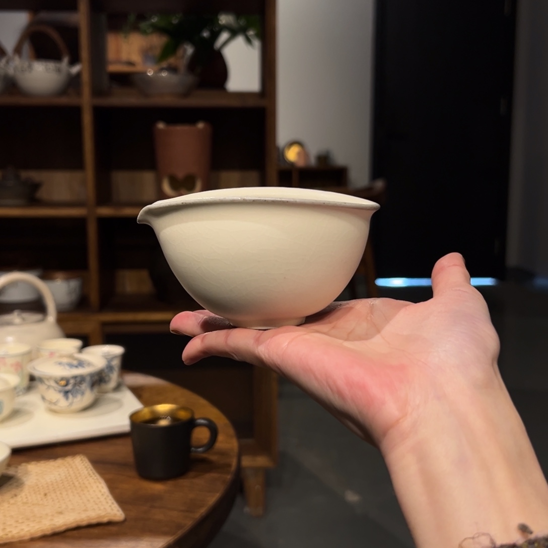 摆件陶瓷。      陶瓷。    