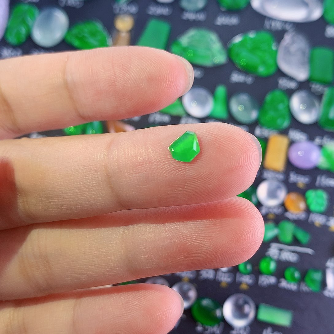 翡翠未镶嵌颈饰纯天然翡翠a货