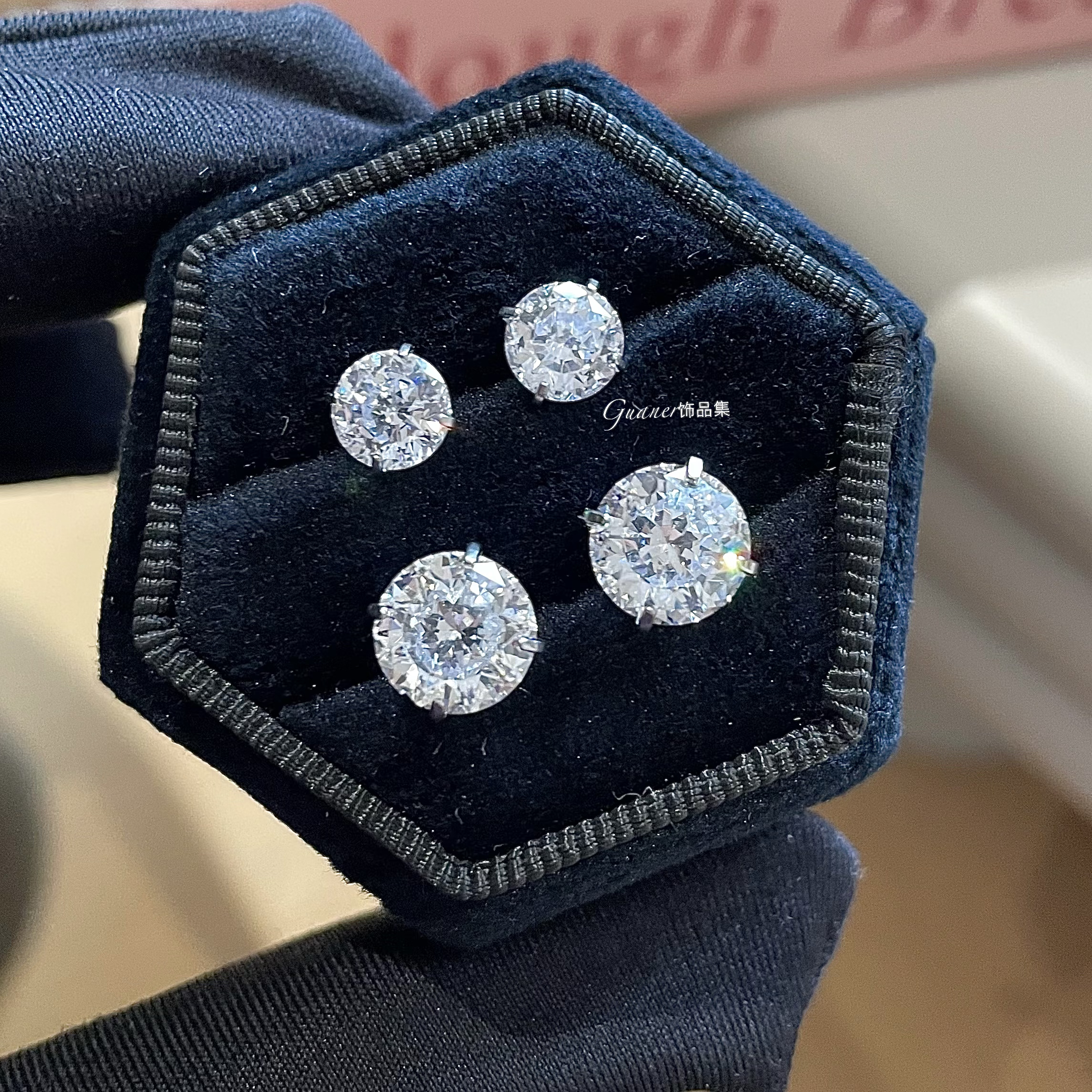 钛钢合成锆石耳饰 爆闪百面切 百搭精致单钻超闪耳骨耳蜗耳垂钉