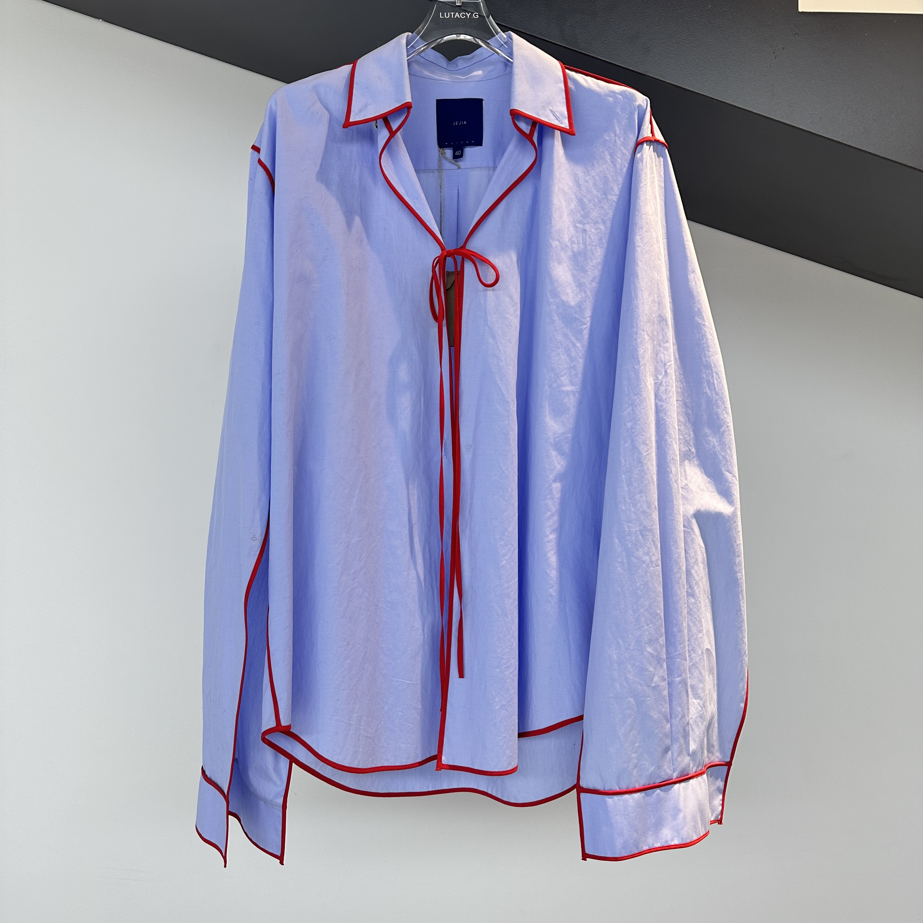 JEJIA 11109-028 红色撞色衬衫