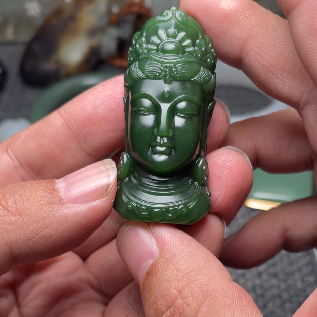 七***。和田玉未镶嵌颈饰