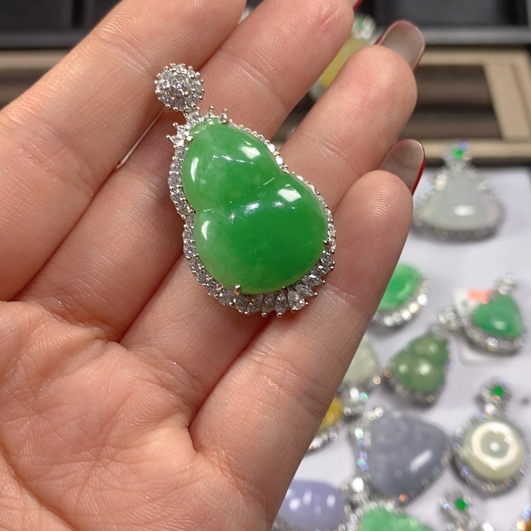翡翠颈饰银S925镶嵌C**y天然翡翠
