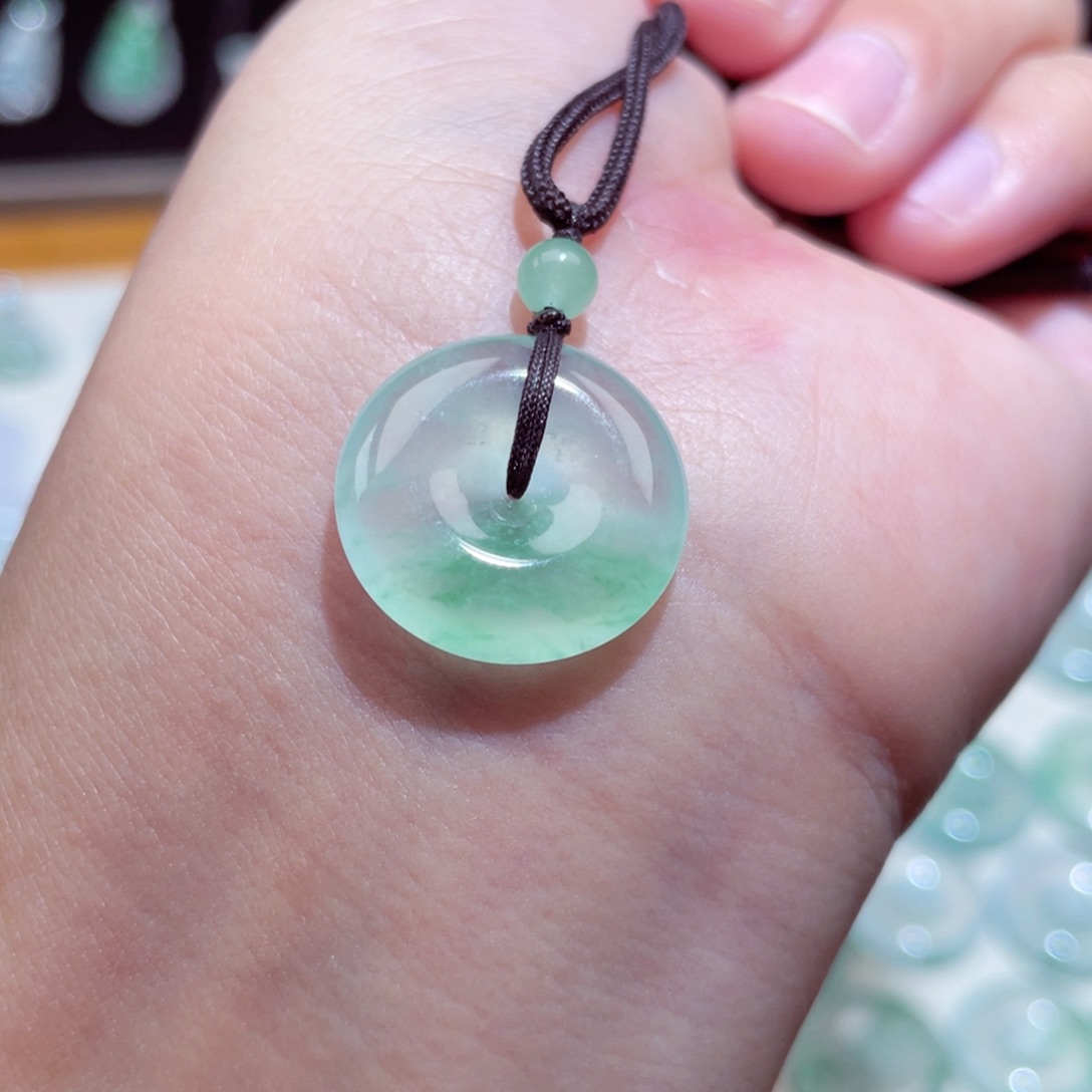 颈饰未镶嵌翡翠扣子