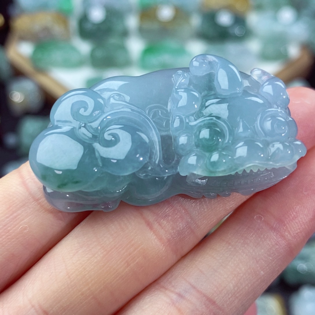 翡翠颈饰未镶嵌天然