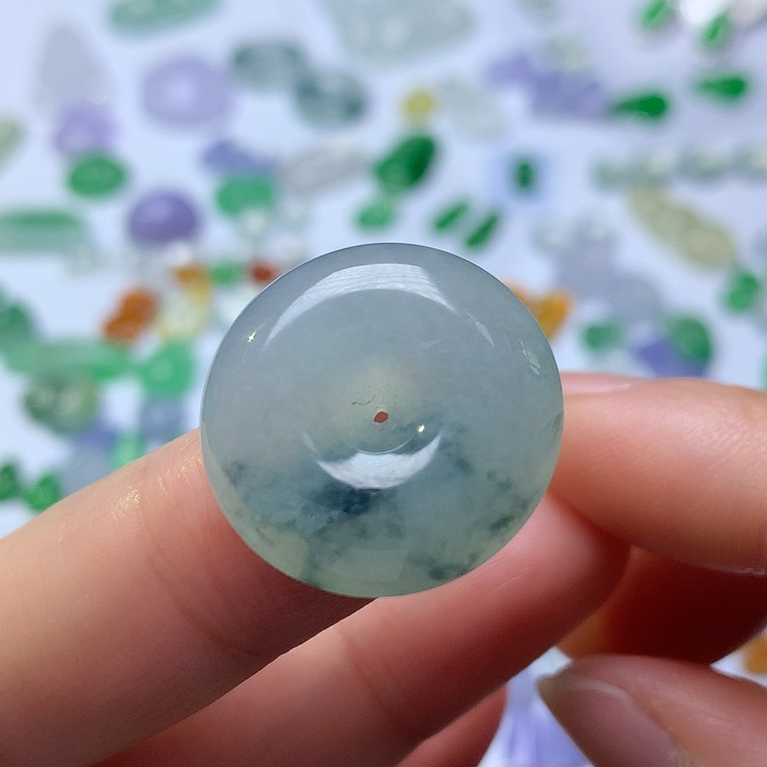 翡翠未镶嵌颈饰扣