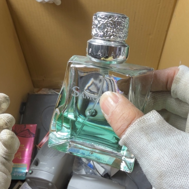 海***时中古商品，瑕疵品，不保好坏。885