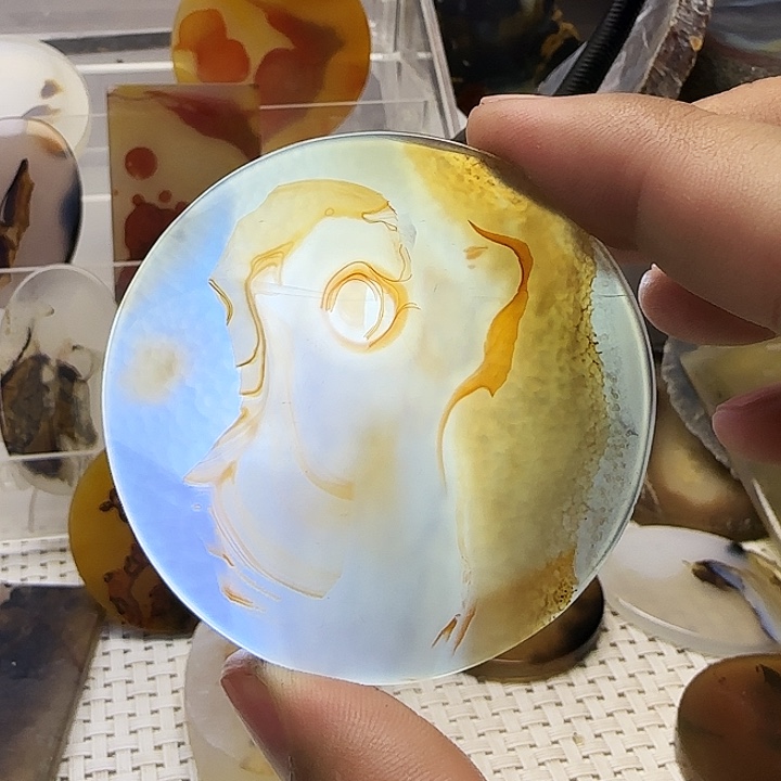 玛瑙/玉髓未镶嵌珠宝奇石