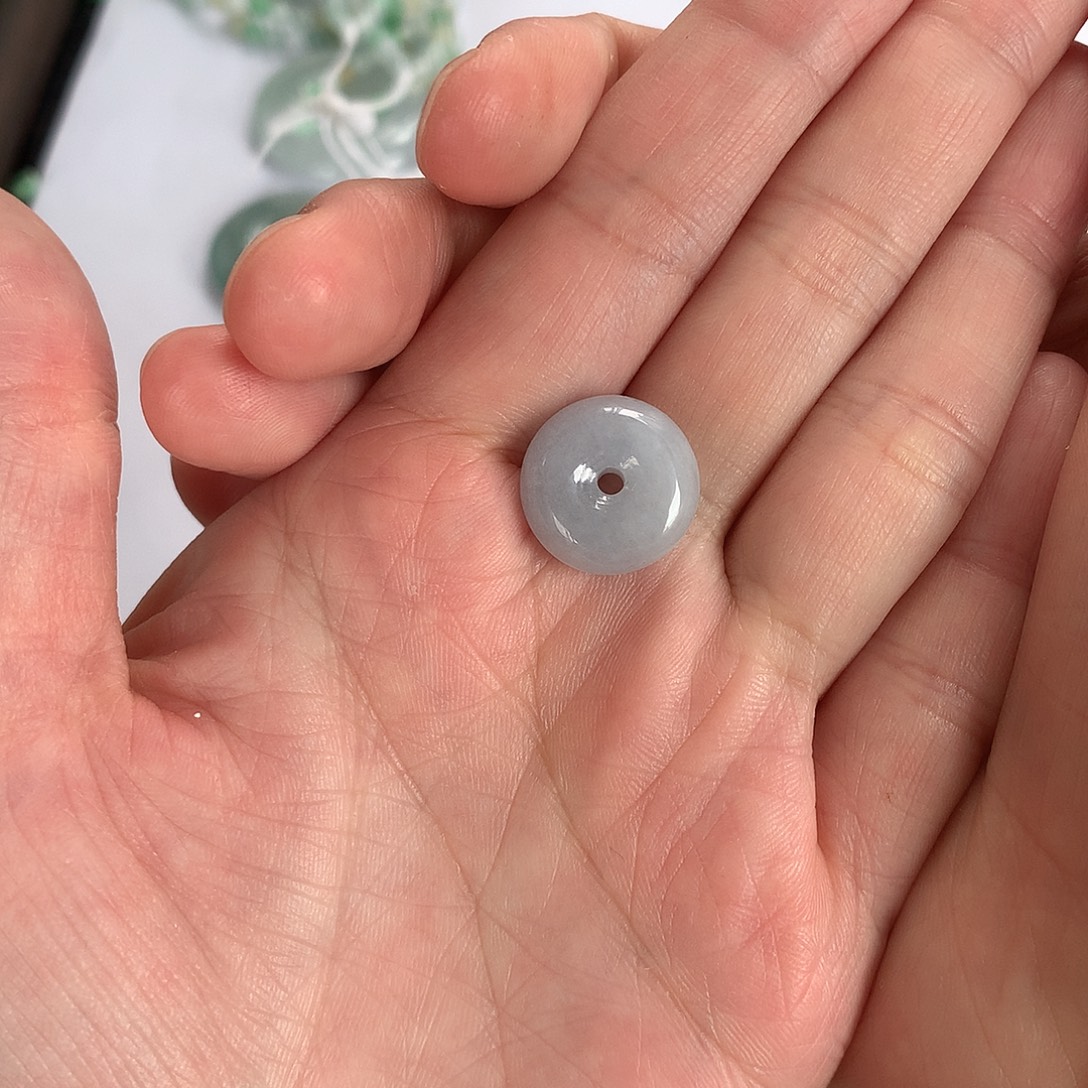 翡翠未镶嵌颈饰扣