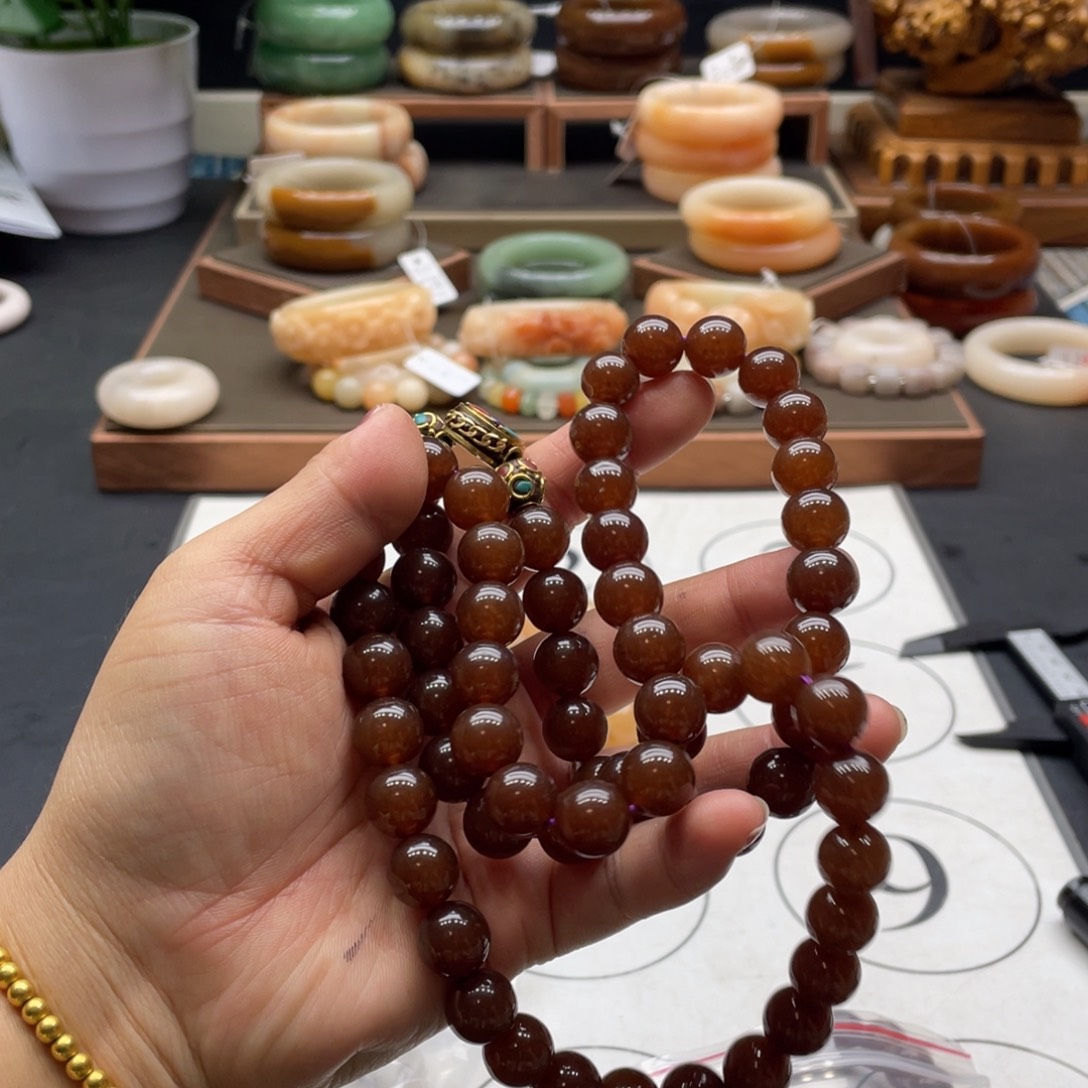 D***s石英岩玉未镶嵌手镯