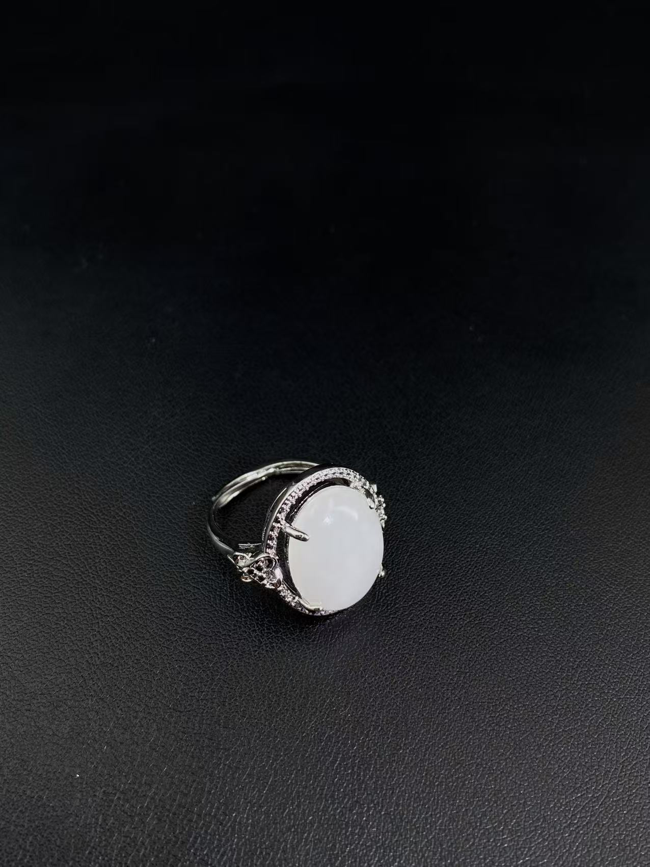 天然和田玉镶嵌戒指女款66