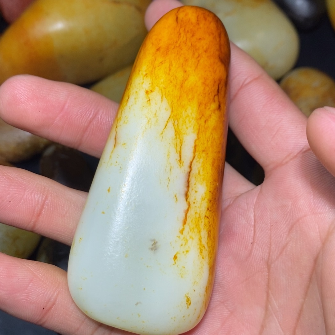 大***鹰和田玉未镶嵌珠宝奇石