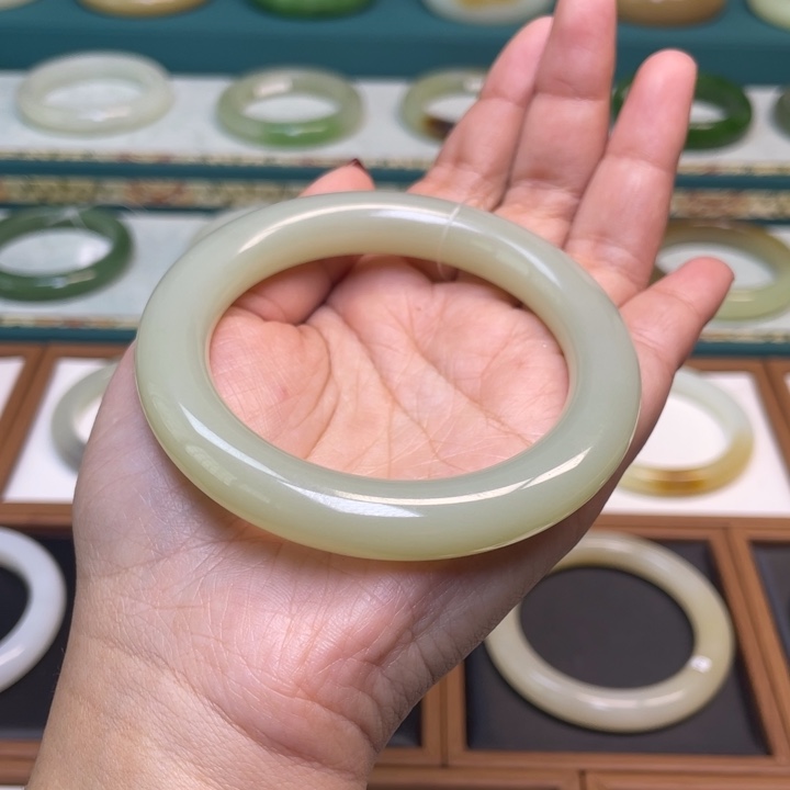 和田玉手镯未镶嵌59