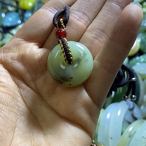 岫玉颈饰未镶嵌挂件