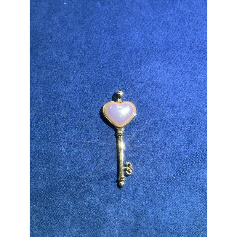 a671黄托爱心钥匙吊坠多样性发货