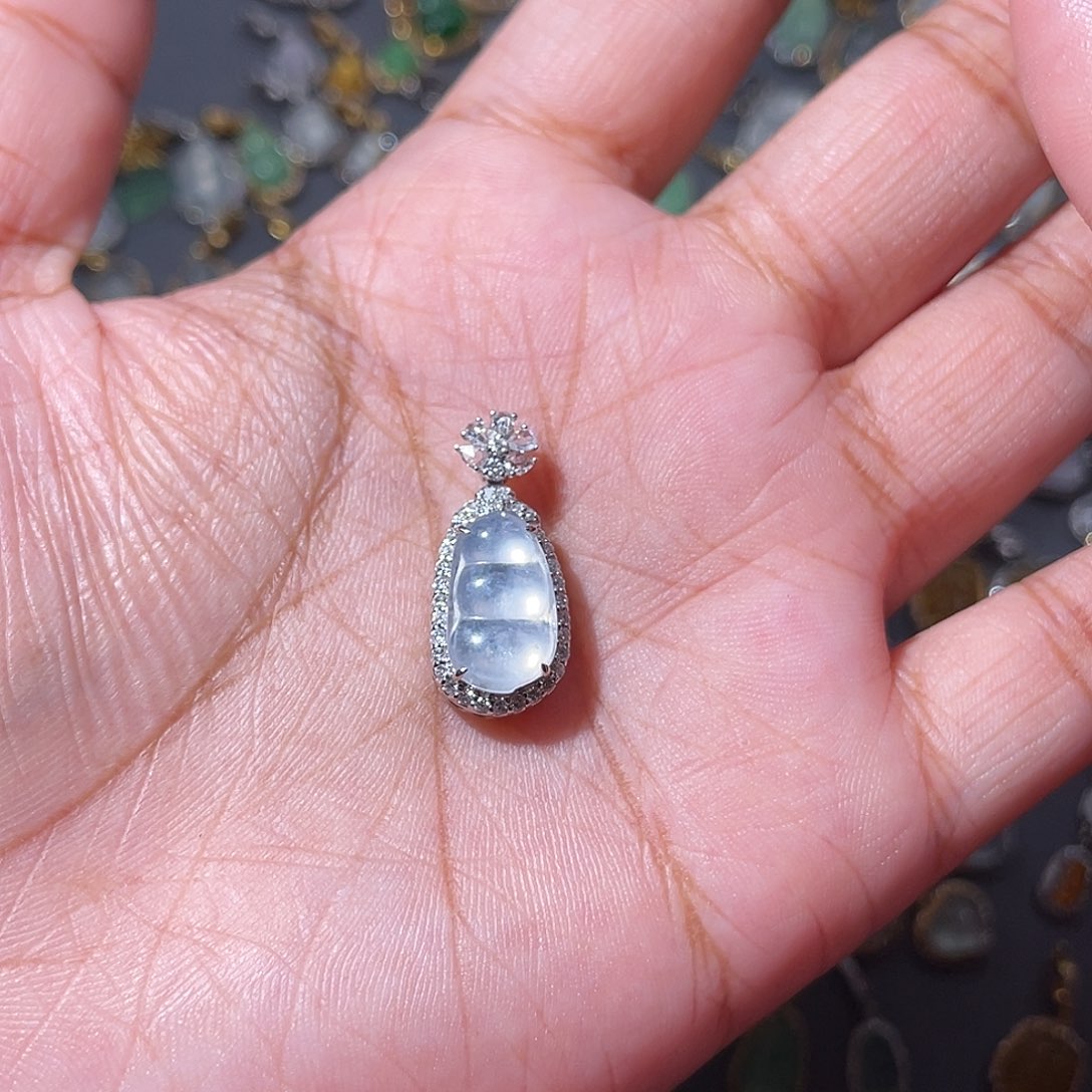 吊坠(不含链)18K金镶嵌翡翠